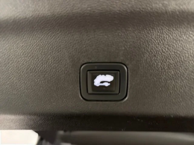 Used 2021 Gray Chevrolet Z71 image 9