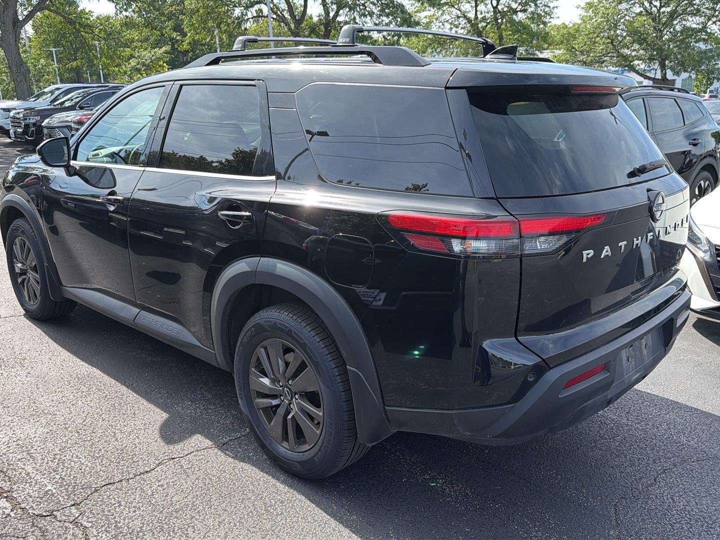 Used 2022 Super Black Nissan SV image 7