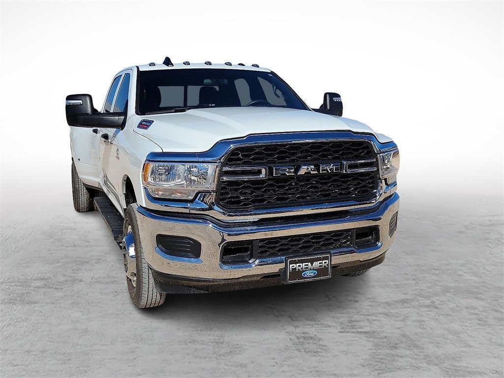 2024 Ram 3500 Tradesman photo 2