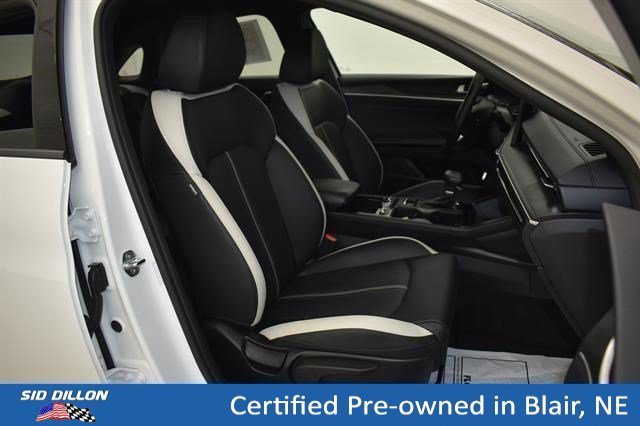 Used 2025 Snow White Pearl Kia GT-Line image 7