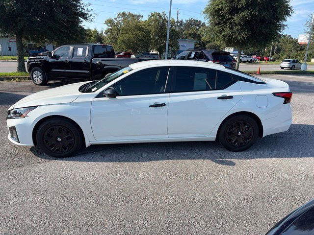 Used 2025 White Nissan 2.5 S image 8
