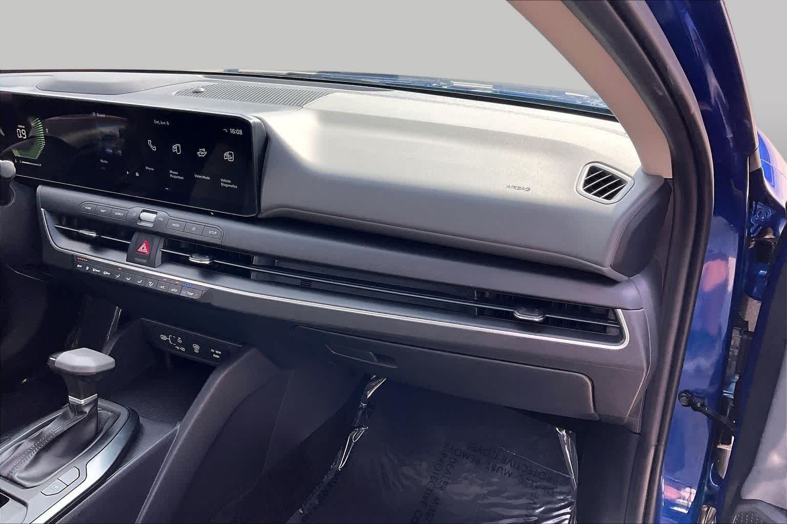 2025 Kia K4 LXS - Photo 17