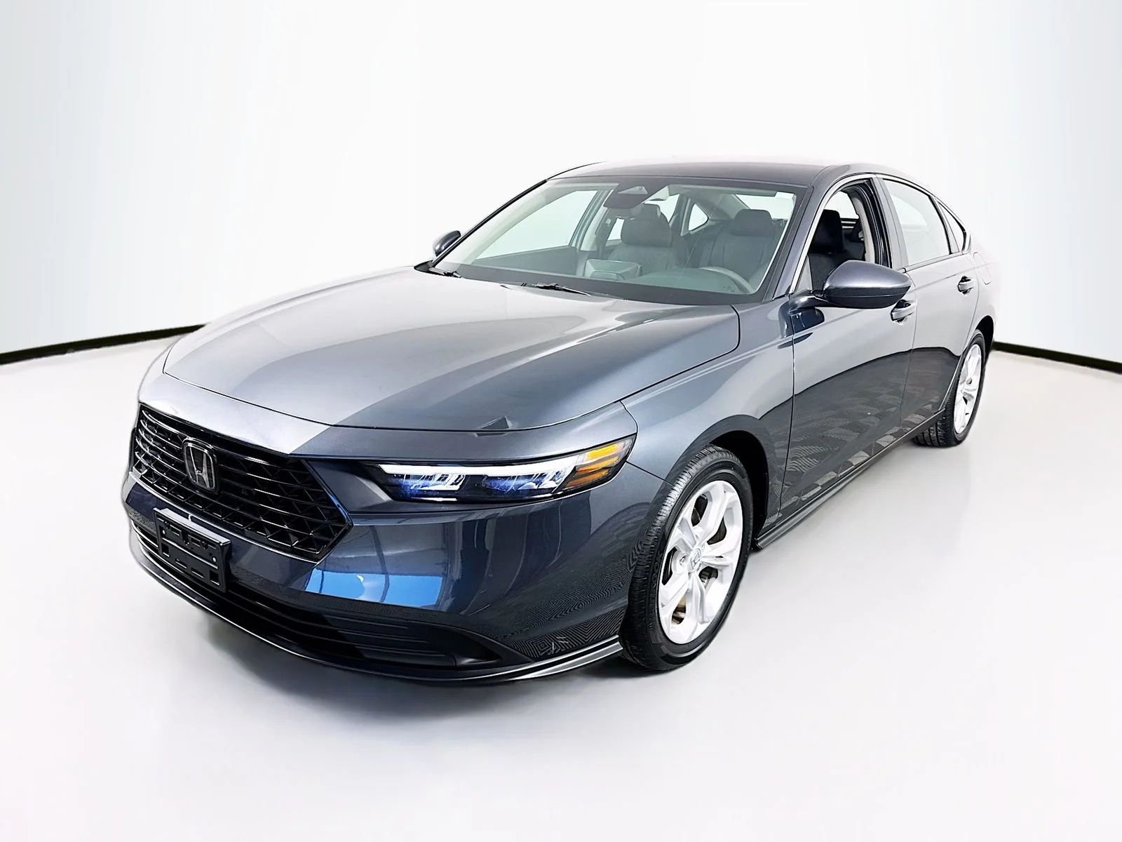 Used 2023 Gray Honda LX image 3
