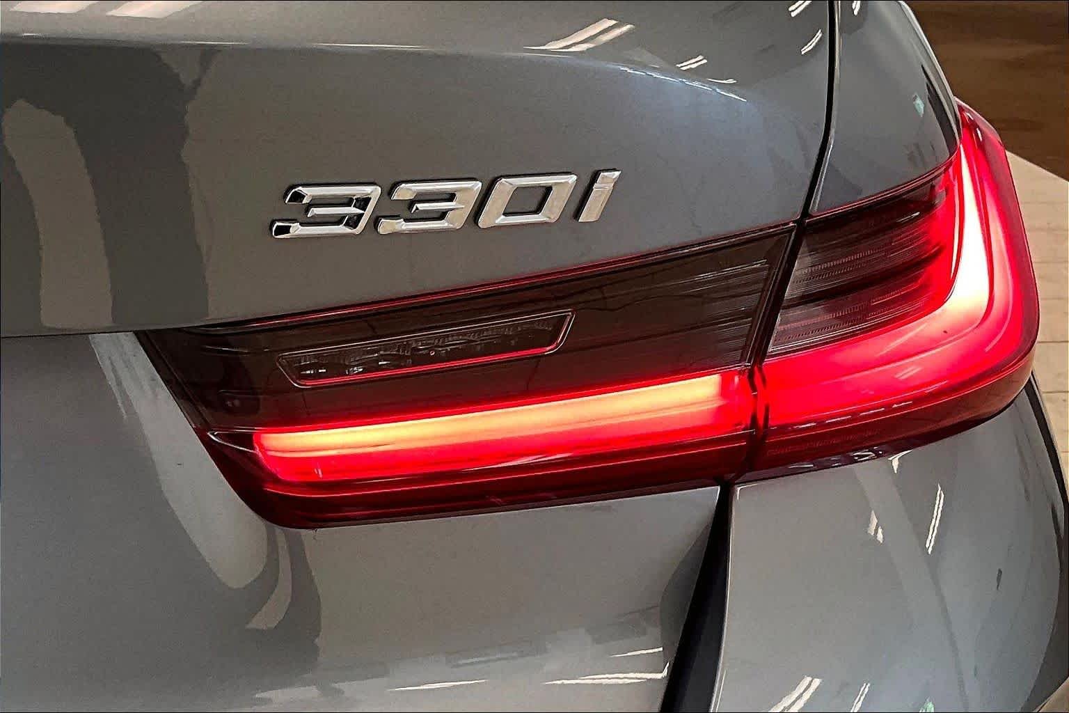 Used 2024 Skyscraper Grey Metallic BMW 330i image 28