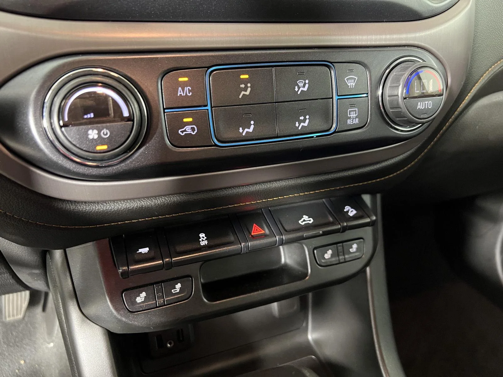 Used 2021 Satin Steel Metallic GMC 4WD AT4 w/Cloth image 20