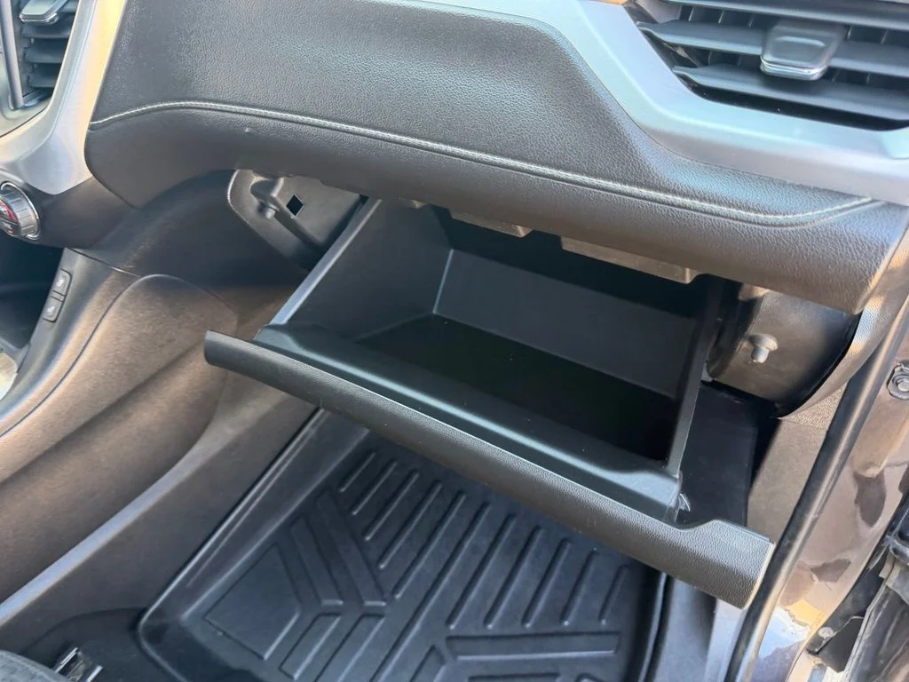 Used 2018 Silver GMC SLE-2 image 36