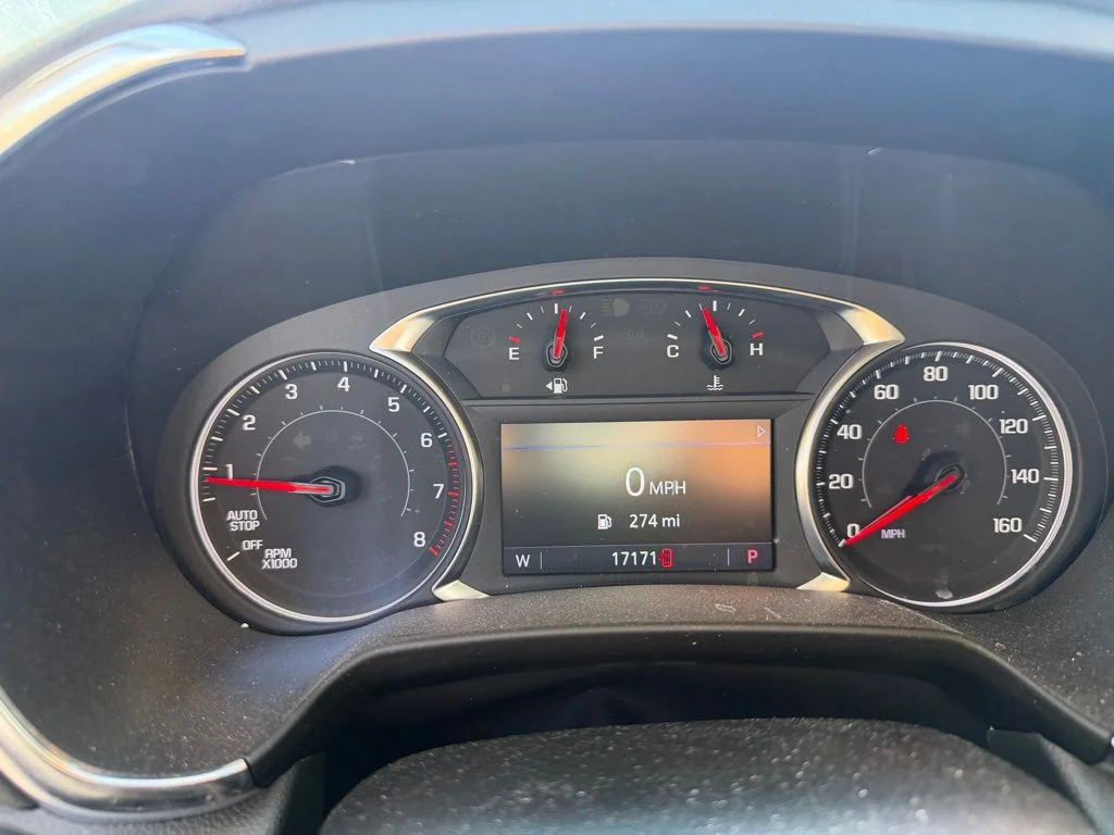 Used 2025 White Chevrolet LT image 22