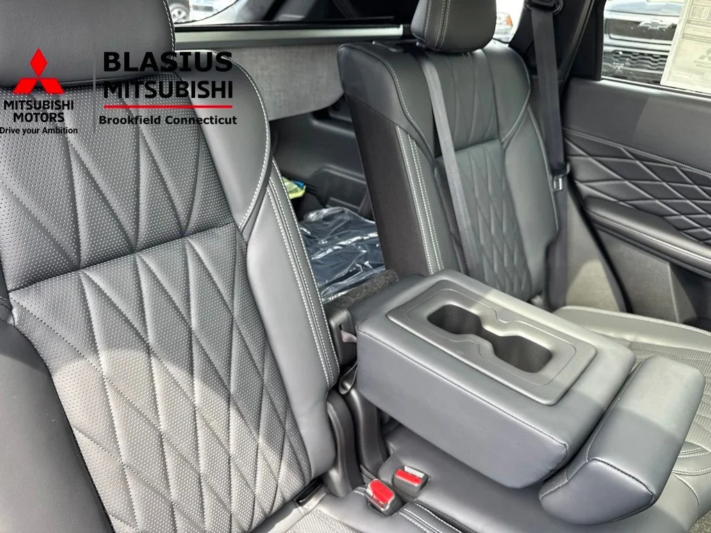 New 2026 Gray Mitsubishi SEL image 47