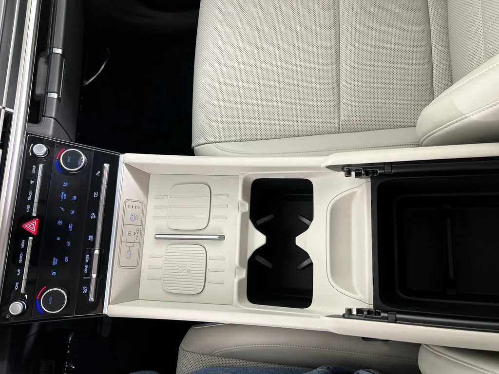 Used 2026 White Hyundai SEL image 16