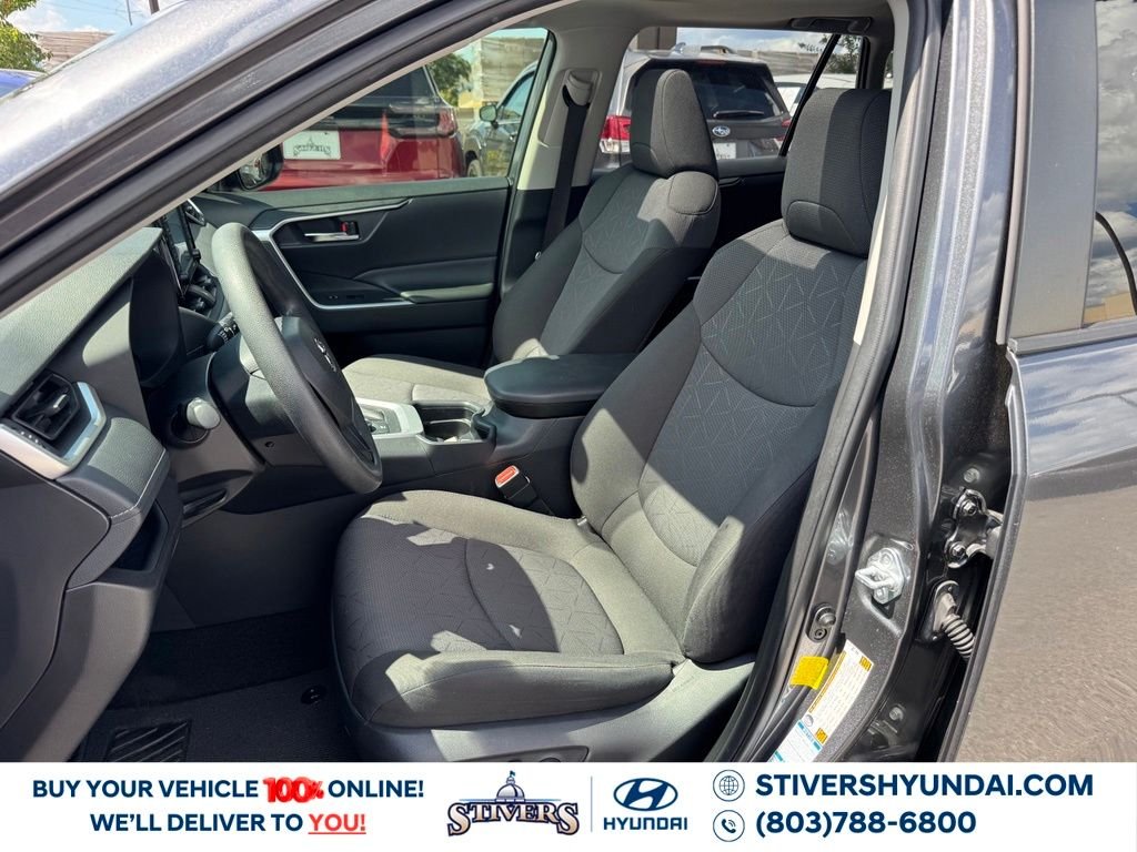 2021 Toyota RAV4 XLE - Photo 20