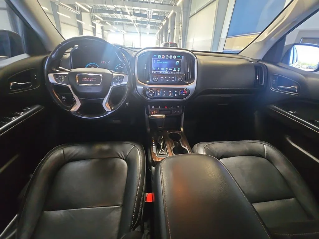 Used 2018 SATIN STEEL METALLIC GMC 4WD SLT image 21
