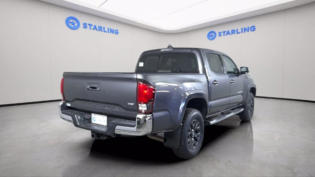 Used 2021  Toyota SR5 image 8