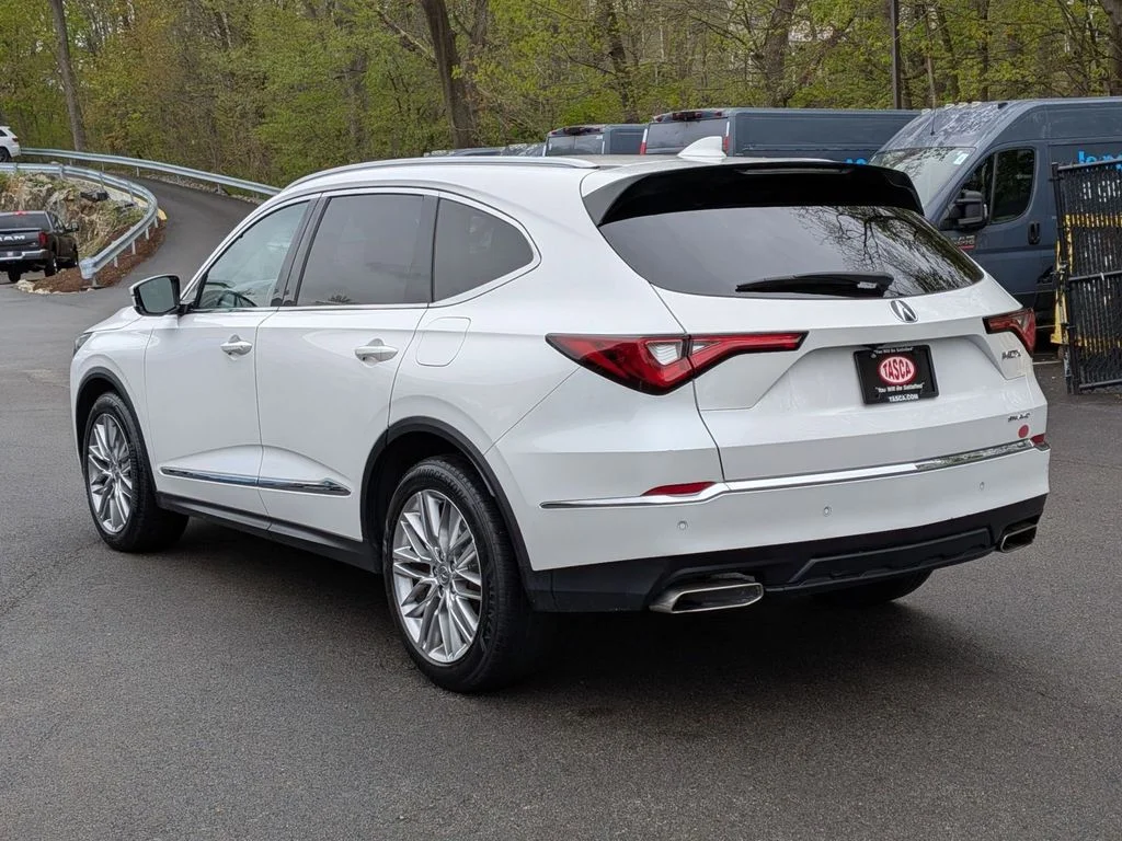 Used 2023  Acura Advance image 9