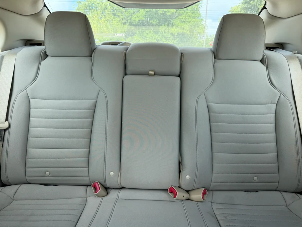Used 2016 Oxford White Ford SE image 27