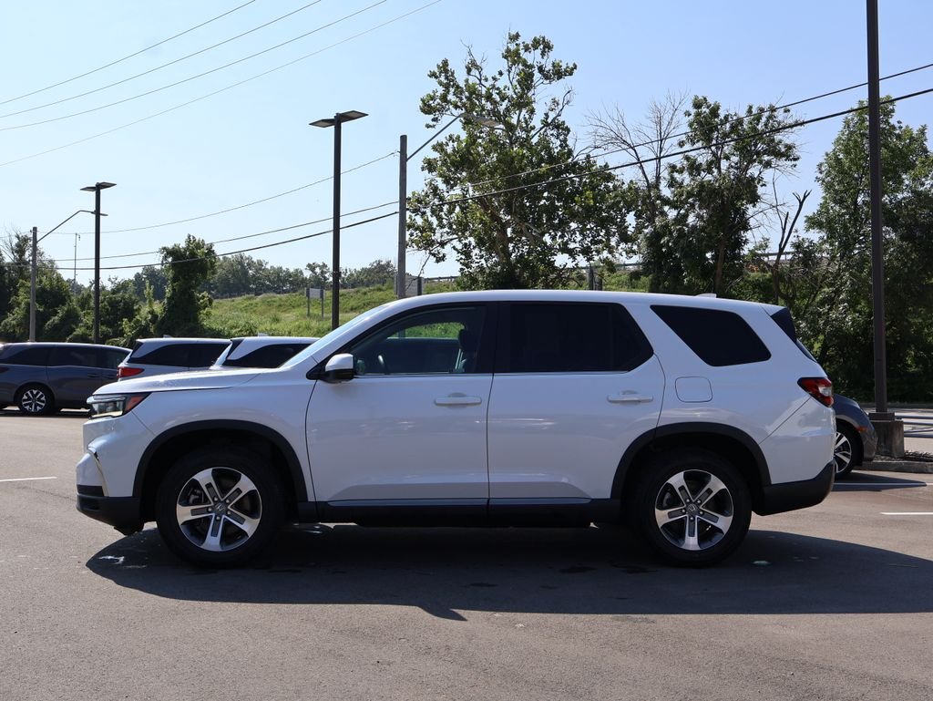 Used 2023 White Honda EX-L image 4