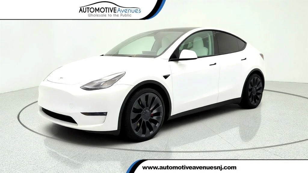 2022 Tesla Model Y's photo