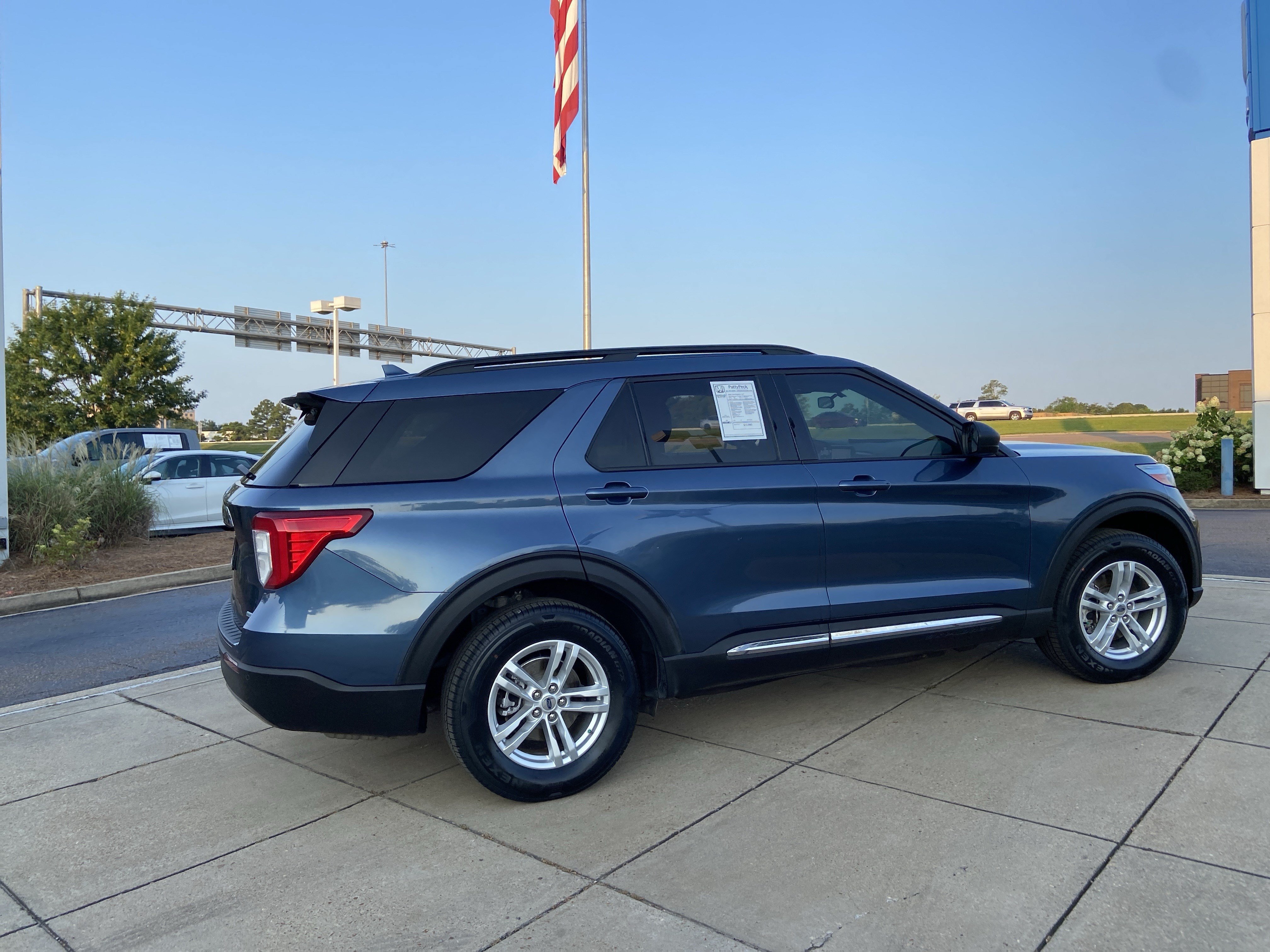 Used 2020 Blue Metallic Ford XLT image 12