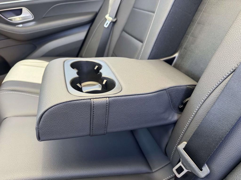New 2026 Selenite Grey Metallic Mercedes-Benz GLE 450 image 31