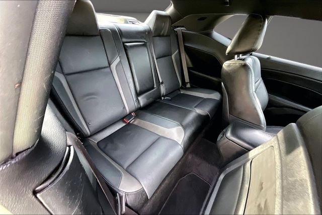 Used 2022 White Dodge SXT image 25