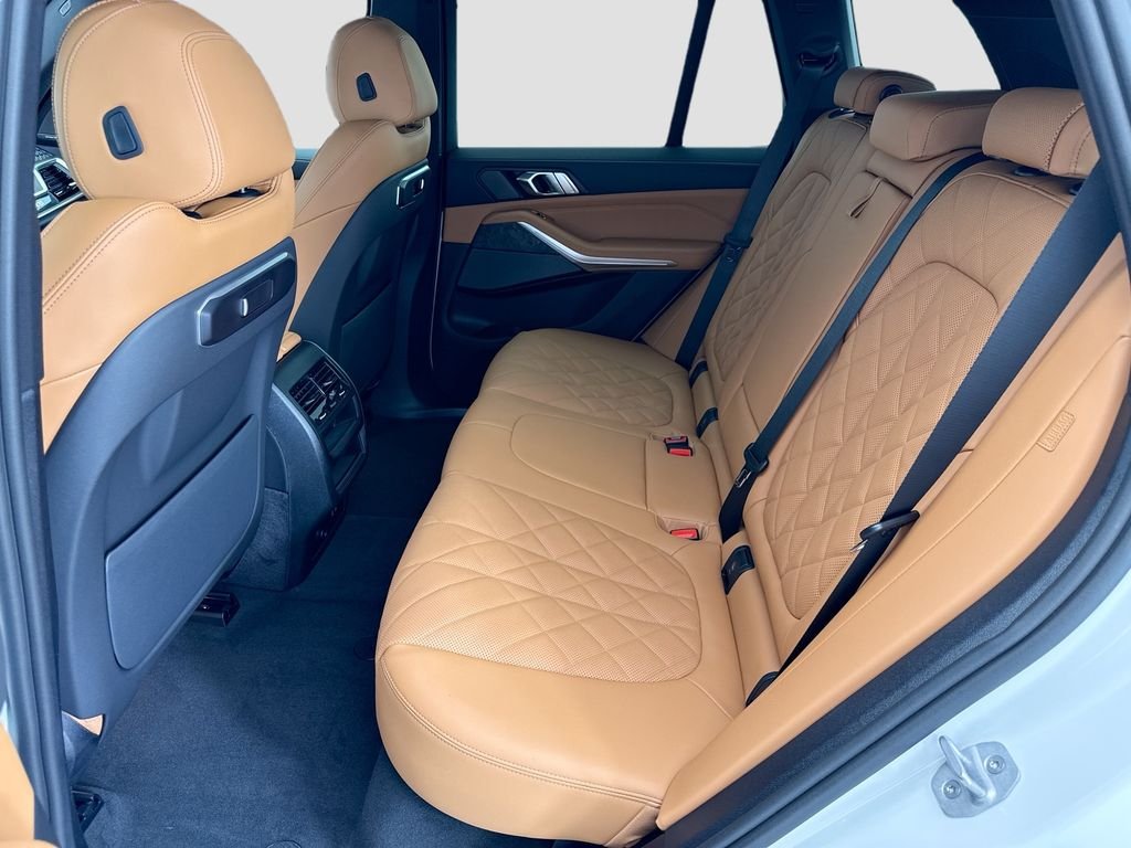 New 2026 White Metallic BMW sDrive40i image 20