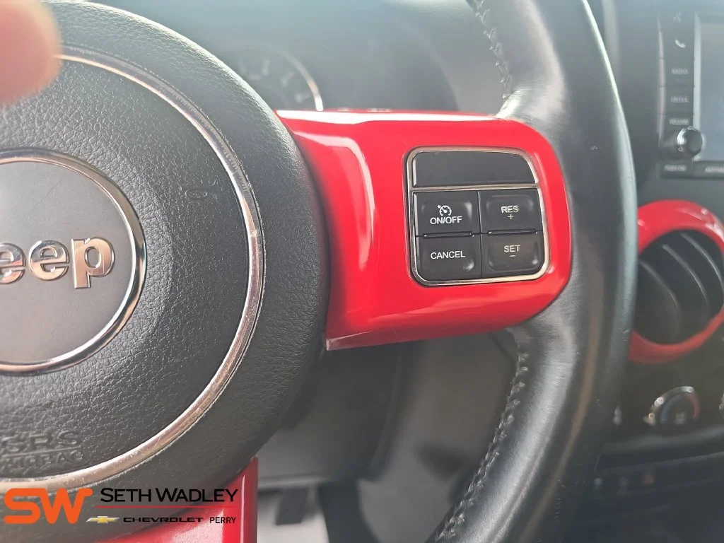 Used 2015 Red Jeep Sport image 17