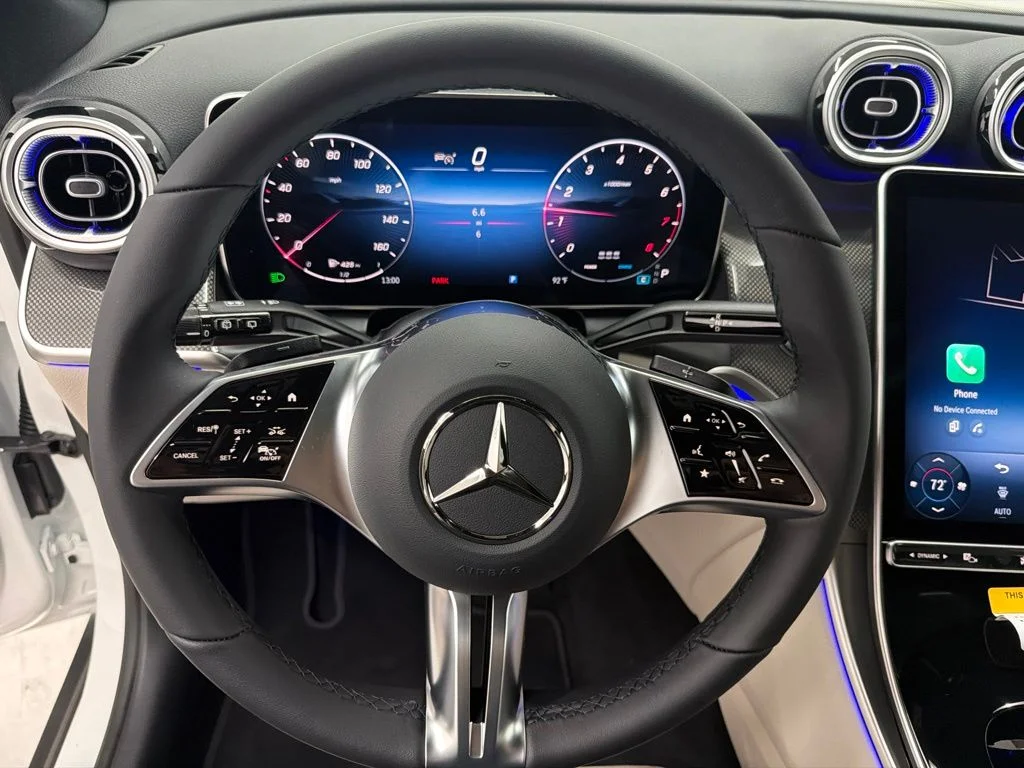 New 2027 White Mercedes-Benz GLC 300 image 18