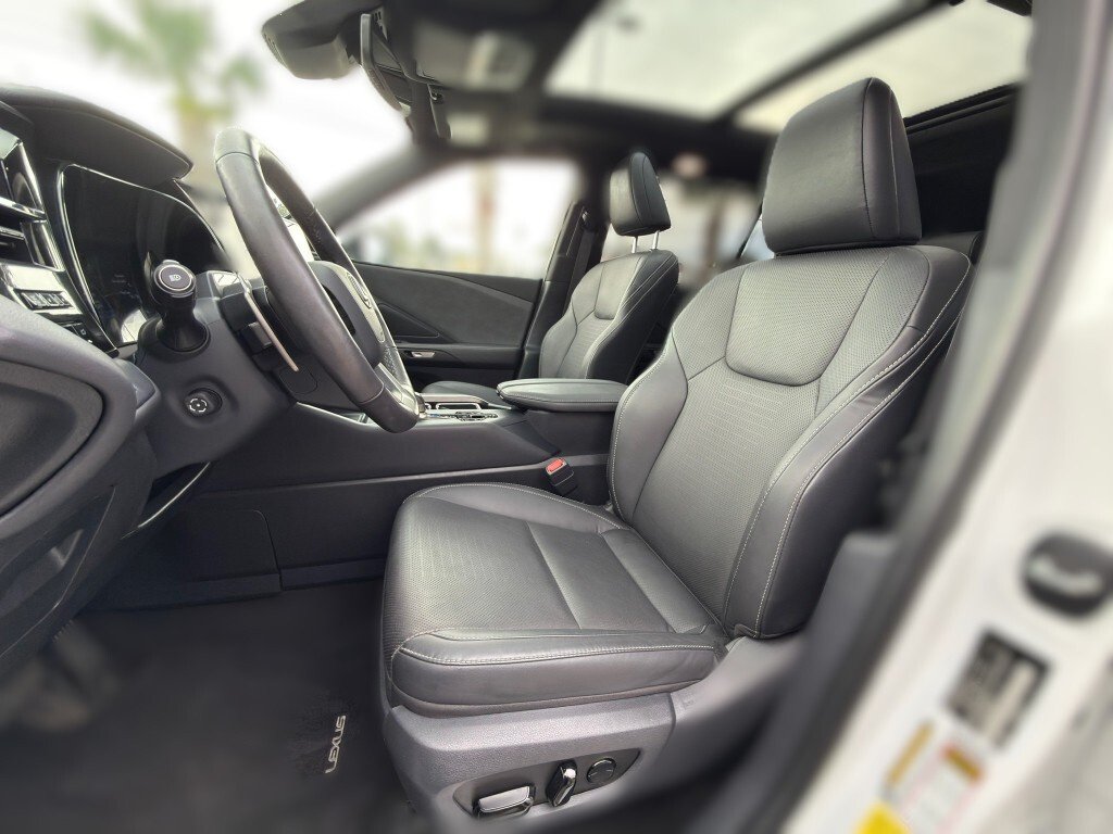 Certified Used 2024 WIND CHILL PEARL Lexus Premium image 12