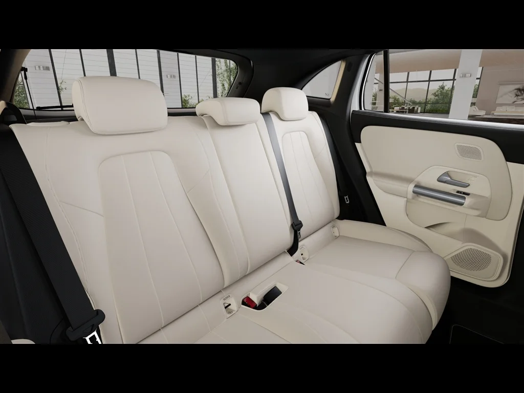 New 2026 Polar White Mercedes-Benz GLA 250 image 40