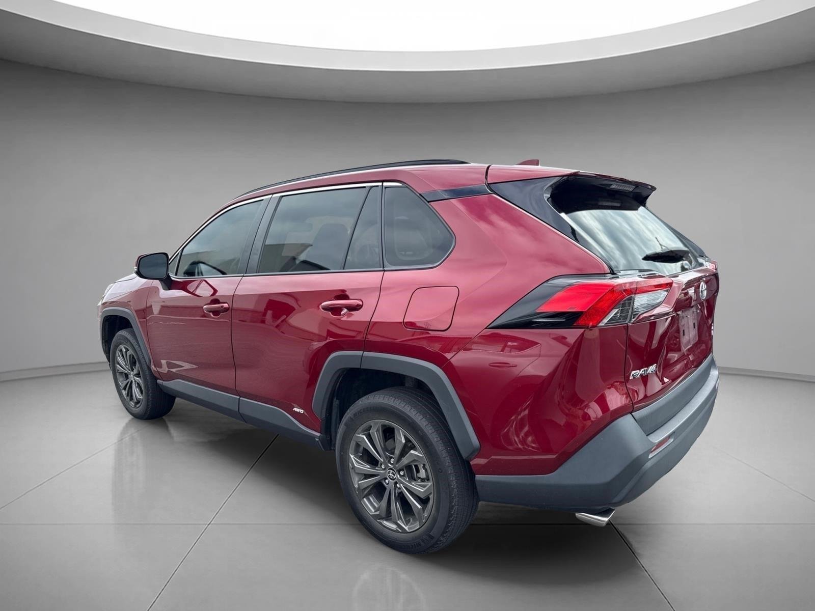 Used 2023 Ruby Flare Pearl Toyota XLE Premium image 8