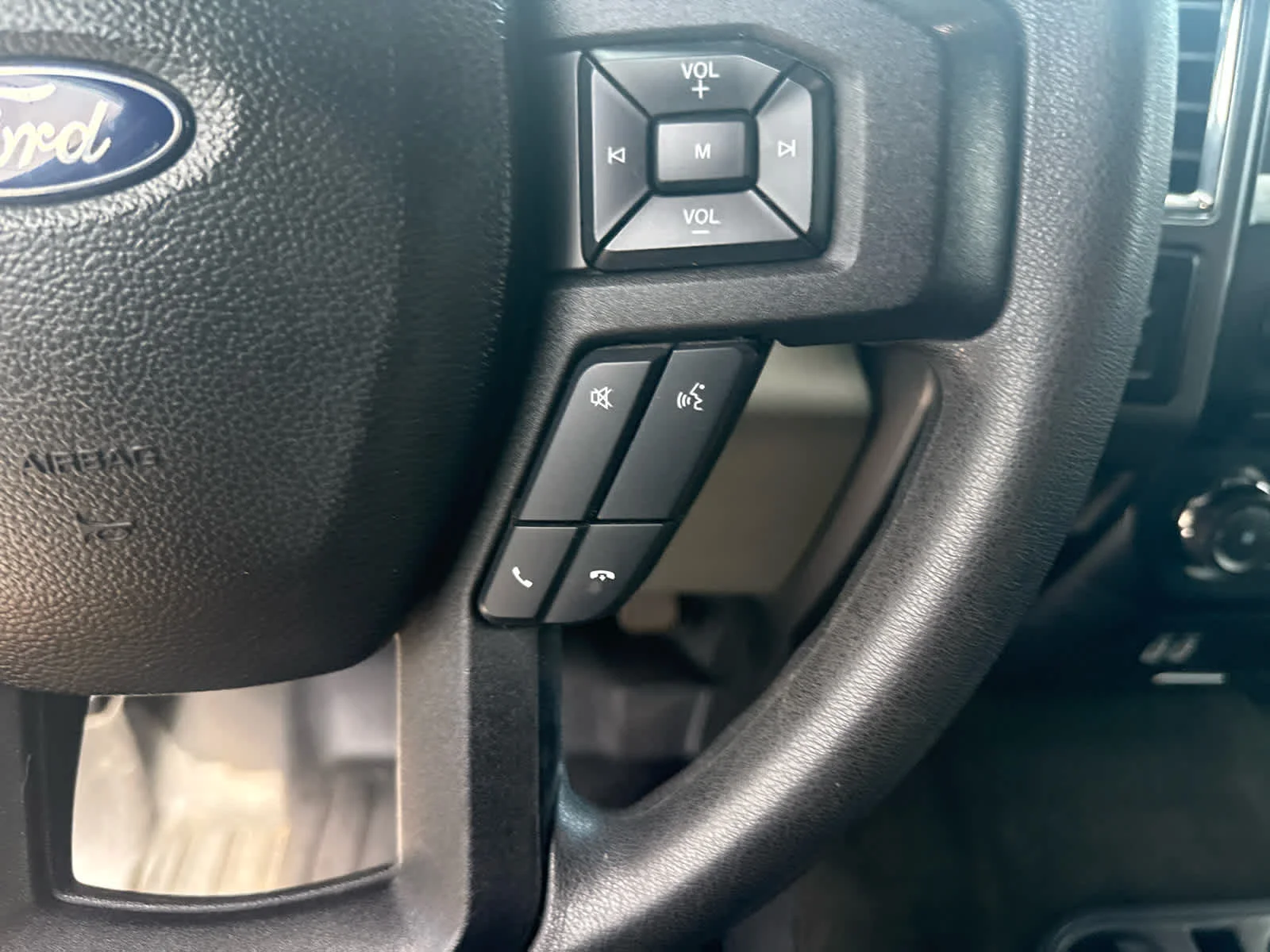 Used 2017 Oxford White Ford XLT image 10