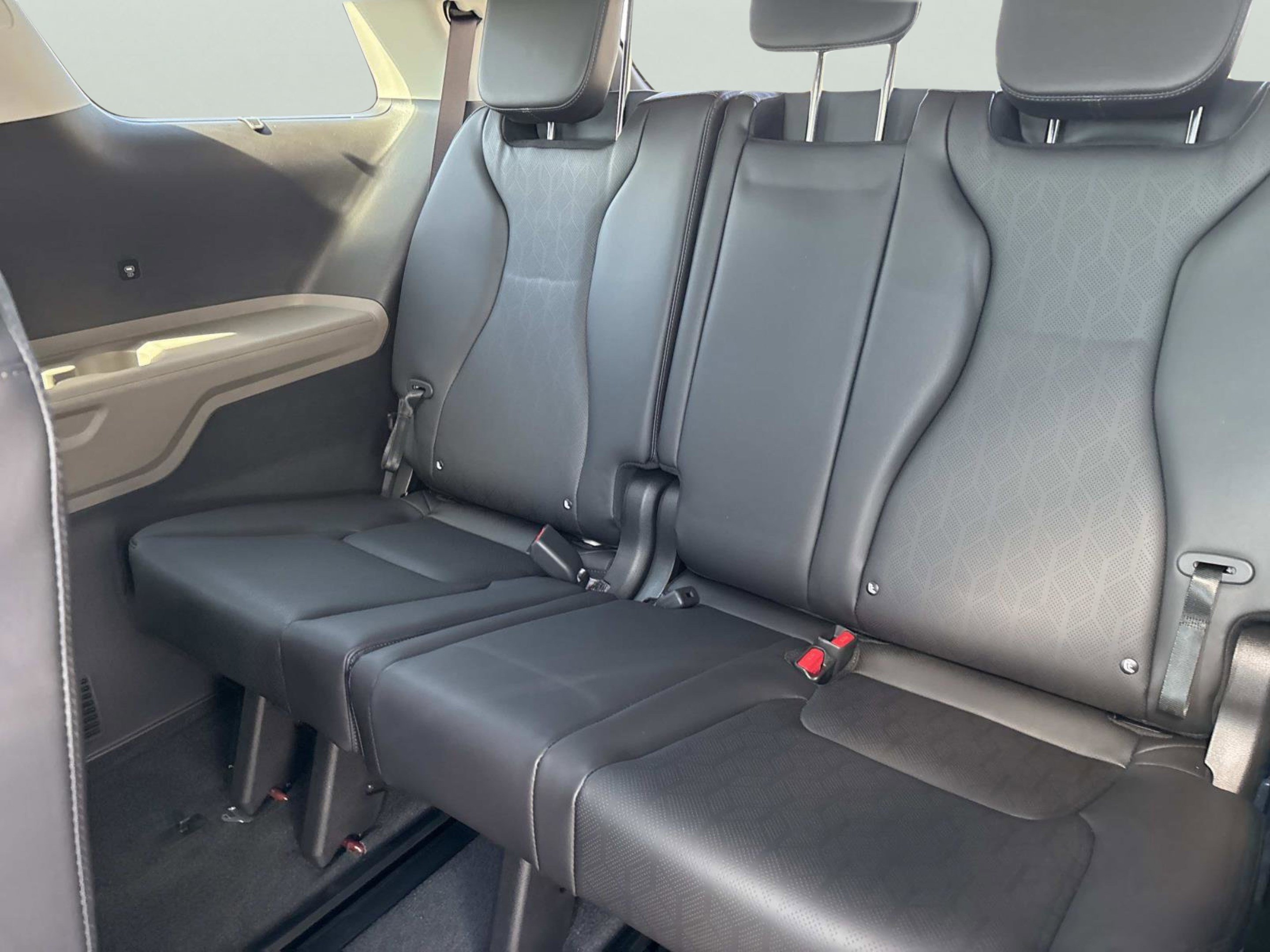 2026 Kia Carnival EX - Photo 18
