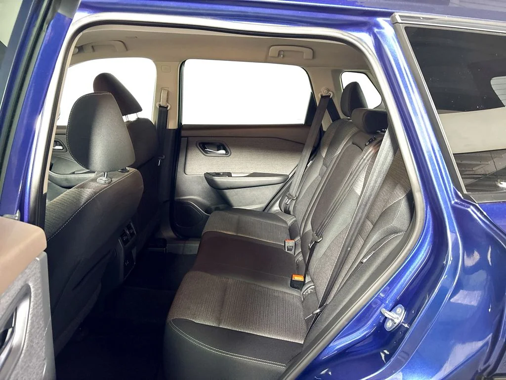 Used 2022 Blue Nissan SV image 19