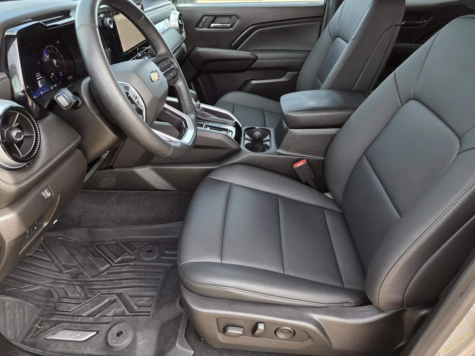 Used 2024 Sterling Gray Metallic Chevrolet 2WD LT image 30