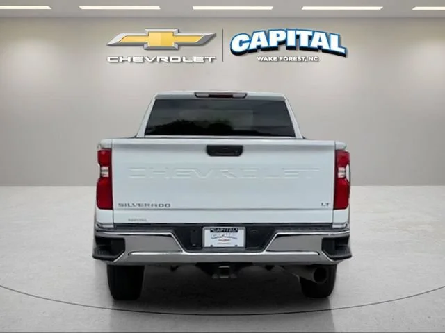 Used 2025 Summit White Chevrolet LT image 4