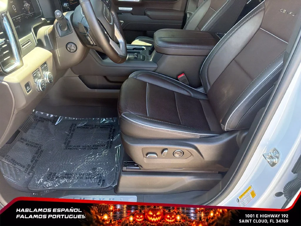 Used 2025 White Frost Tricoat GMC Denali image 15