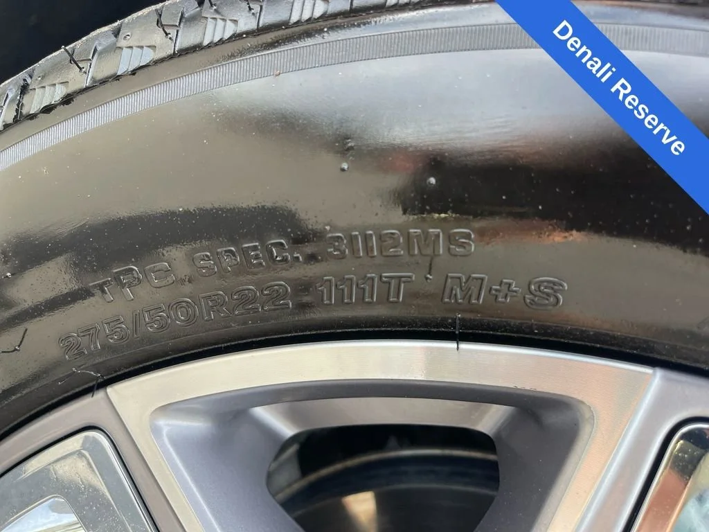 Used 2024 White Frost Tricoat GMC Denali image 40