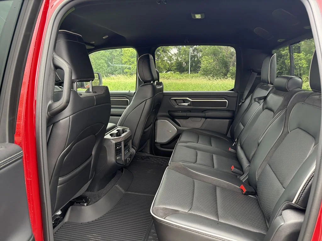 New 2026 Molten Red Pearl-Coat Exterior Paint Ram Laramie image 17