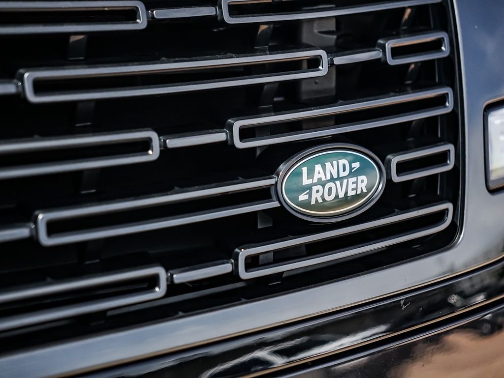 Used 2025 Gray Land Rover SE image 10