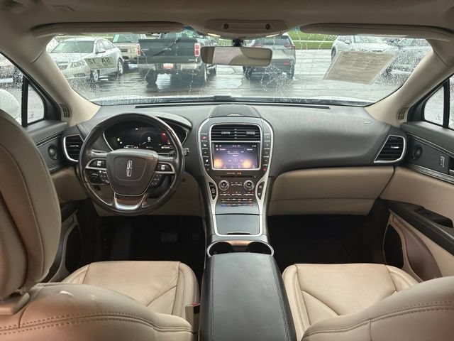 Used 2020 White Lincoln Reserve image 14