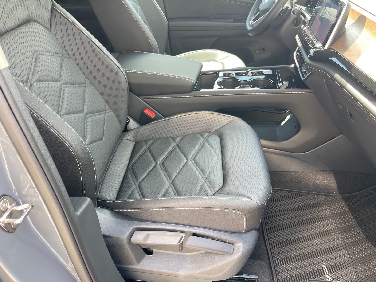 New 2026 Pure Gray Volkswagen SE image 18