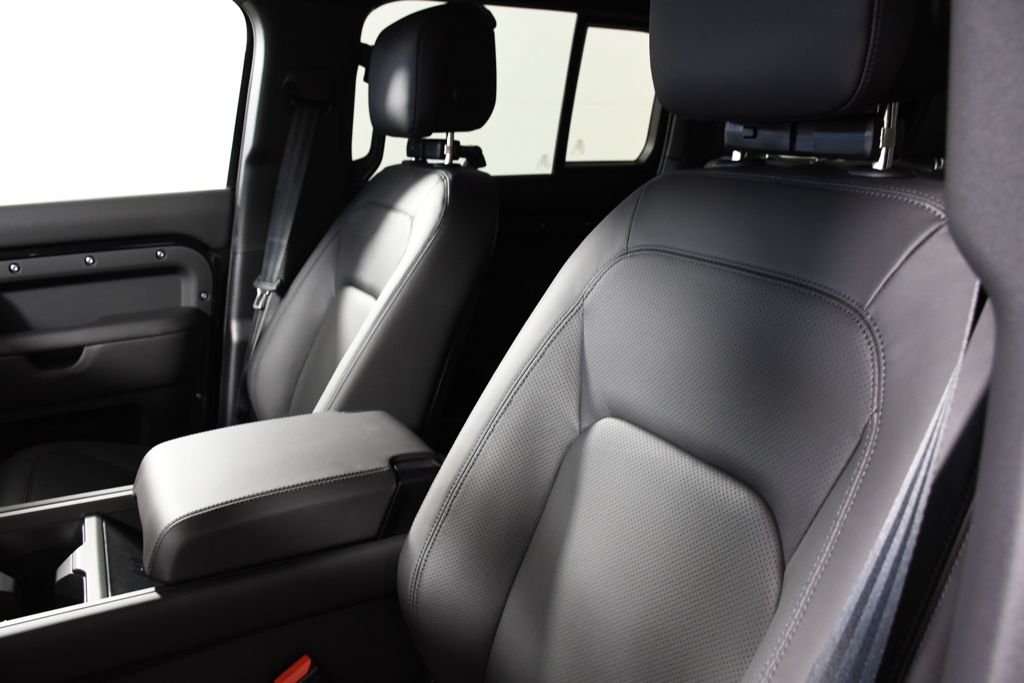 New 2026 Santorini Blk Land Rover S image 17
