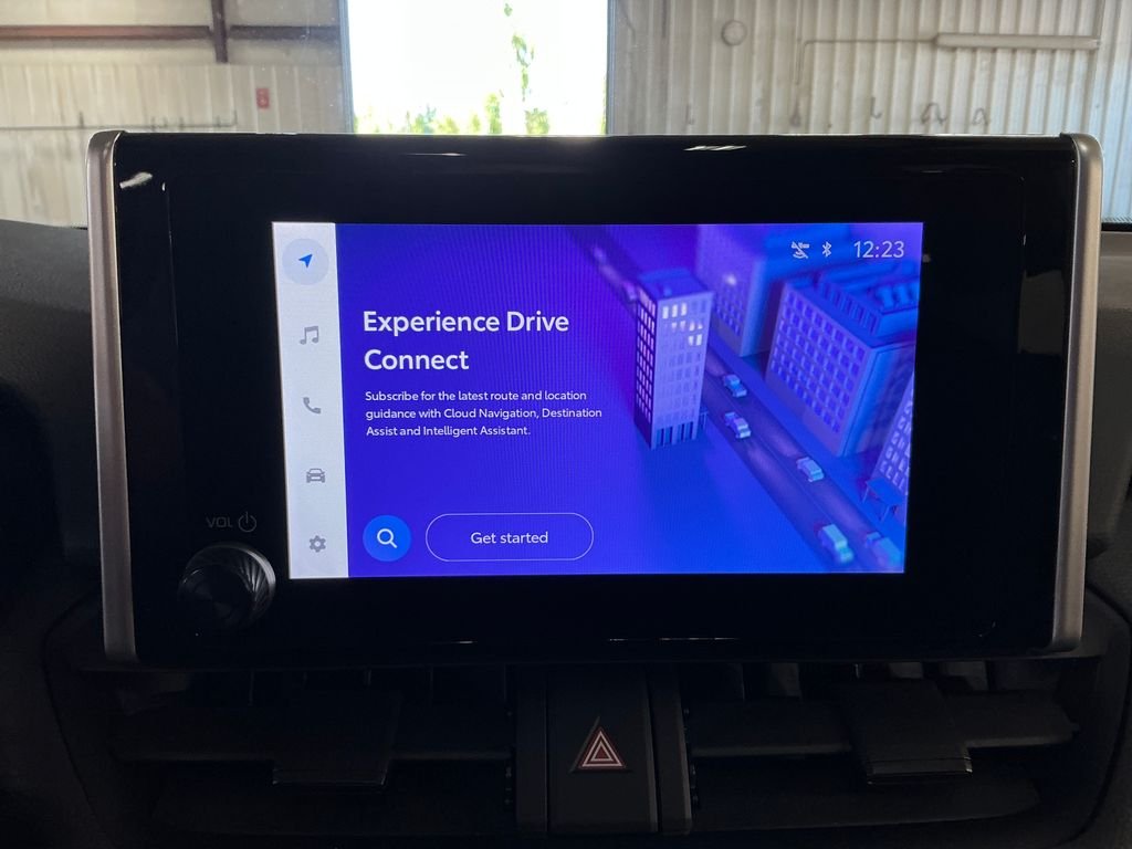 Used 2025  Toyota XLE image 21