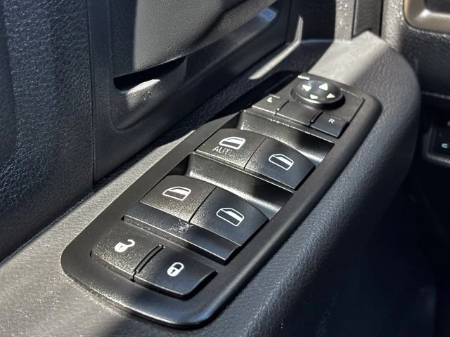 Used 2012 White Ram Express image 17