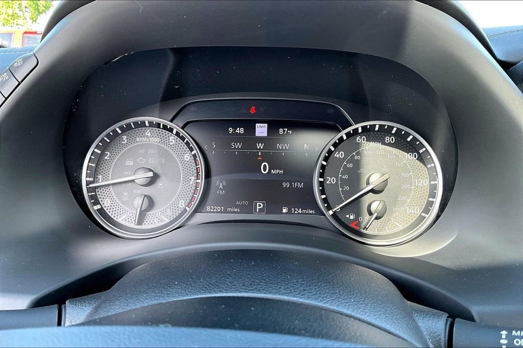 Used 2021 White Nissan Platinum image 22