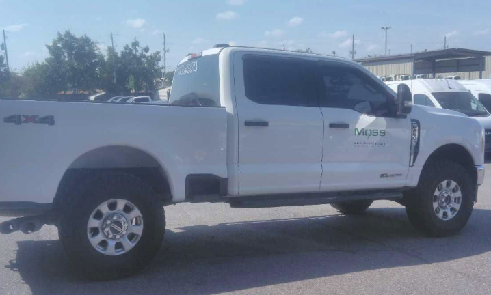 Used 2023 Oxford White Ford XLT image 5