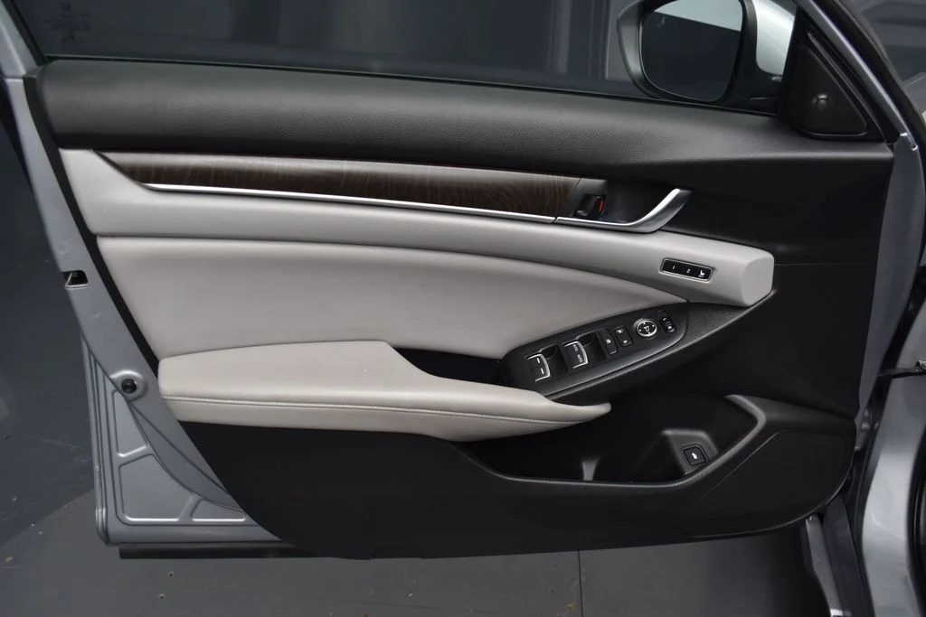2018 Honda Accord EX-L - Photo 16