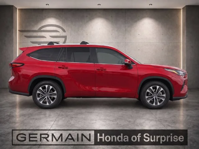 Used 2023 Pearl Toyota XLE image 7