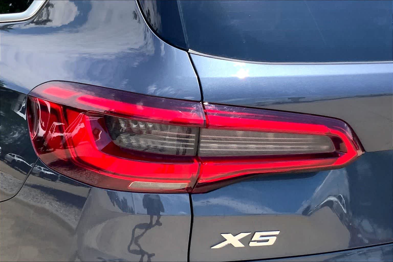 Used 2019 Arctic Grey Metallic BMW xDrive40i image 55