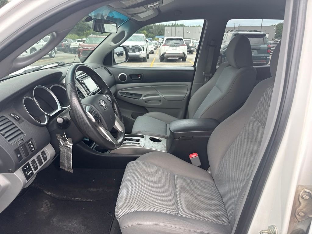 Used 2015 Super White Toyota Base image 14
