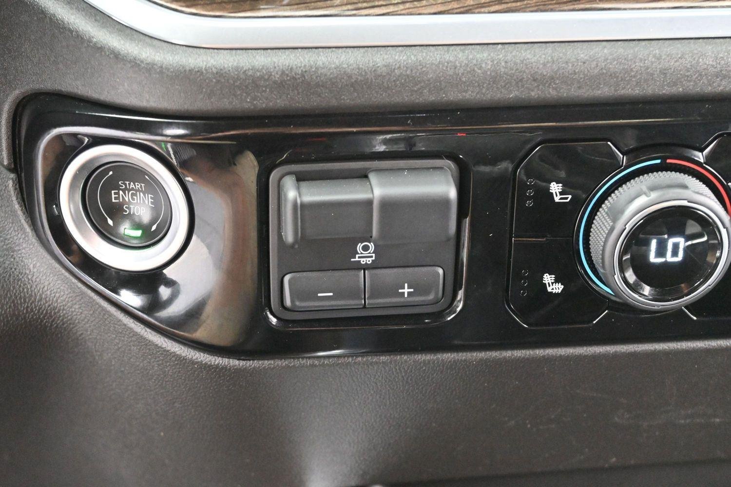 Used 2025 Summit White Chevrolet LT image 25